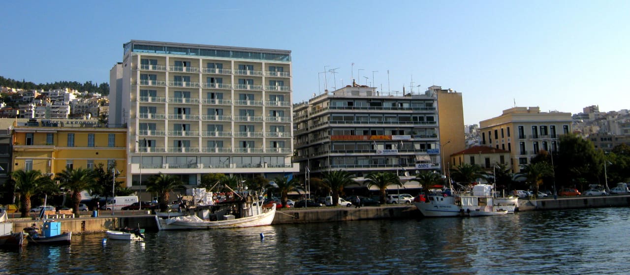 Blick auf das Hotel Airotel Galaxy