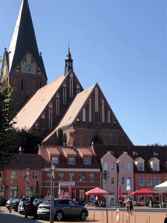 Außenansicht Restaurant & Pension Eshramo