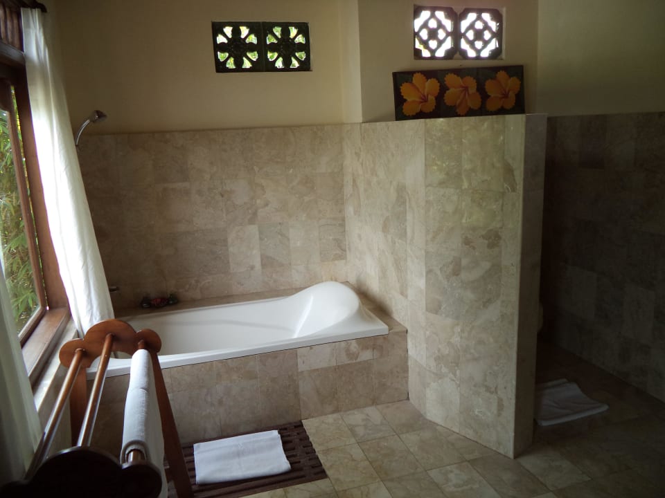 Bad (Lumbung) Hotel Alam Shanti