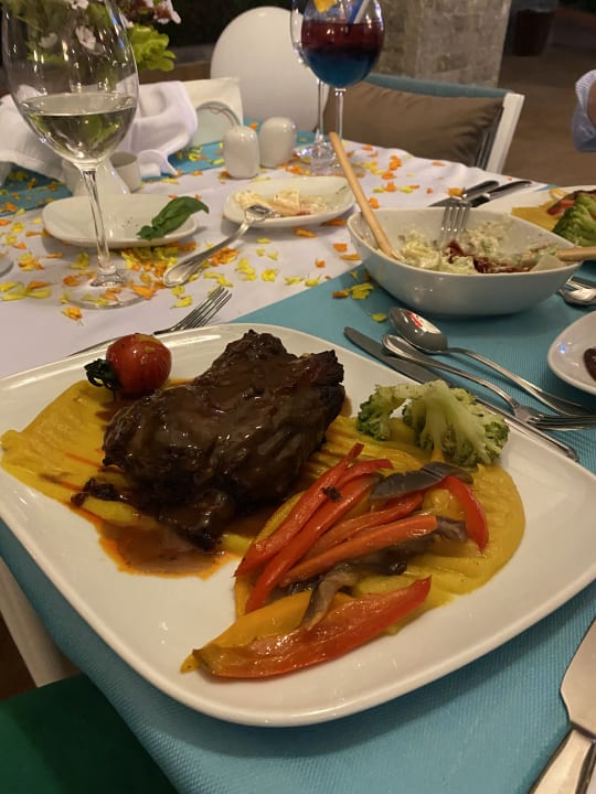Gastro Quattro Beach Spa & Resort