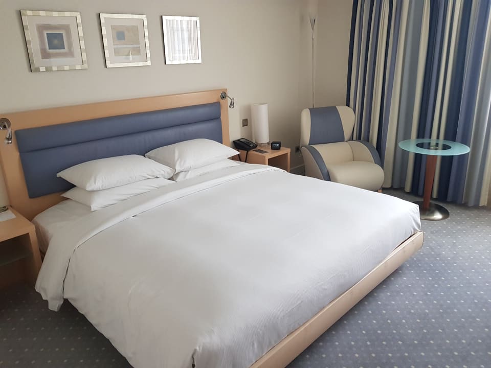 Zimmer Hilton Düsseldorf