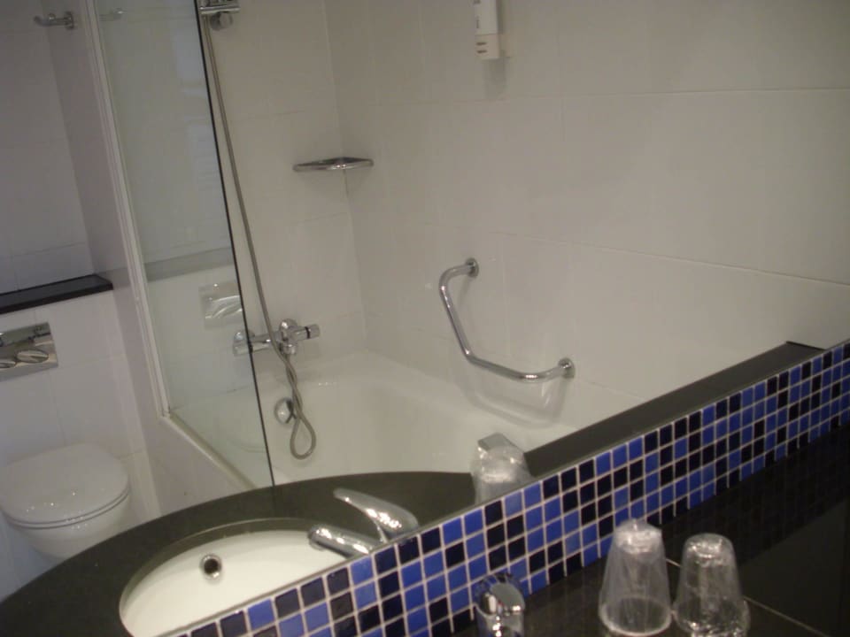 Bad von Zimmer 317 Hotel Holiday Inn Express Vitoria