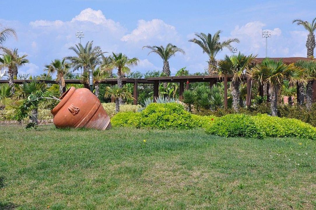 Ogród Hotel Miracle Resort