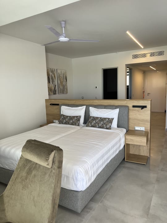 Zimmer Thimios Acharavi Suites