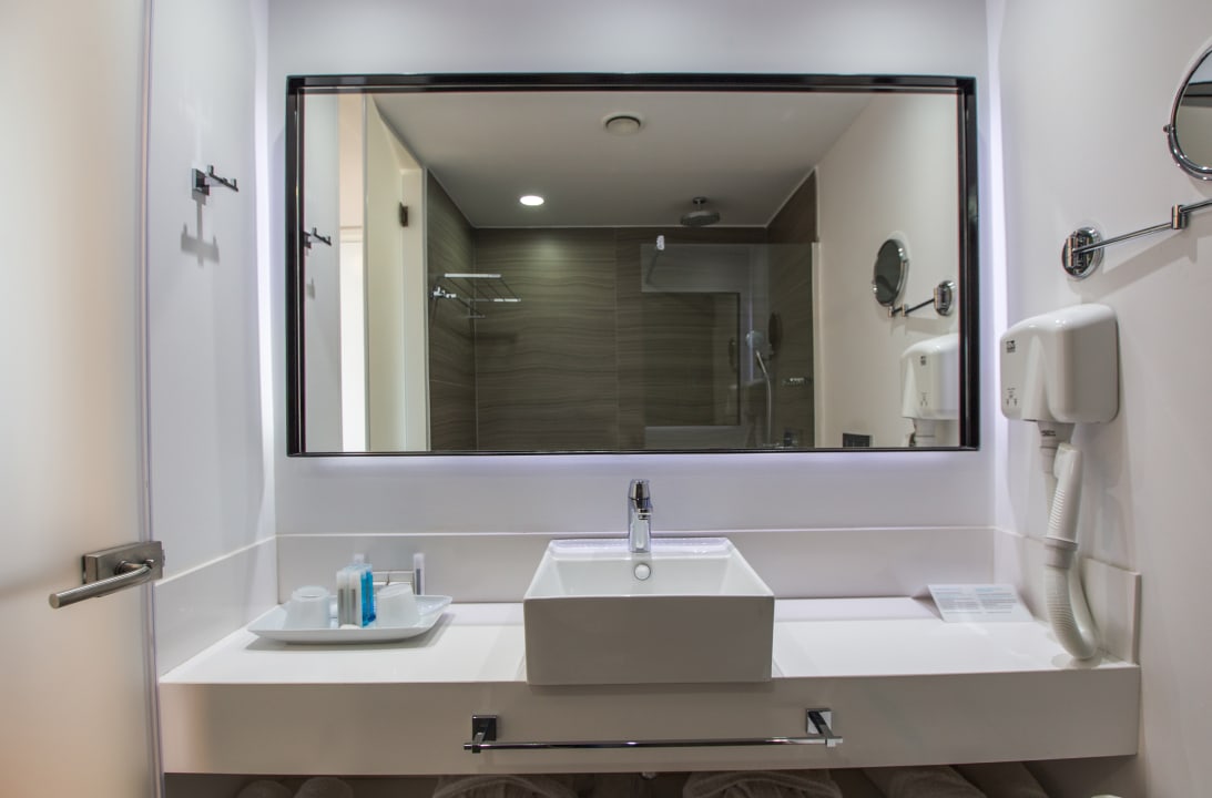 Zimmer Crystal Springs Beach Hotel