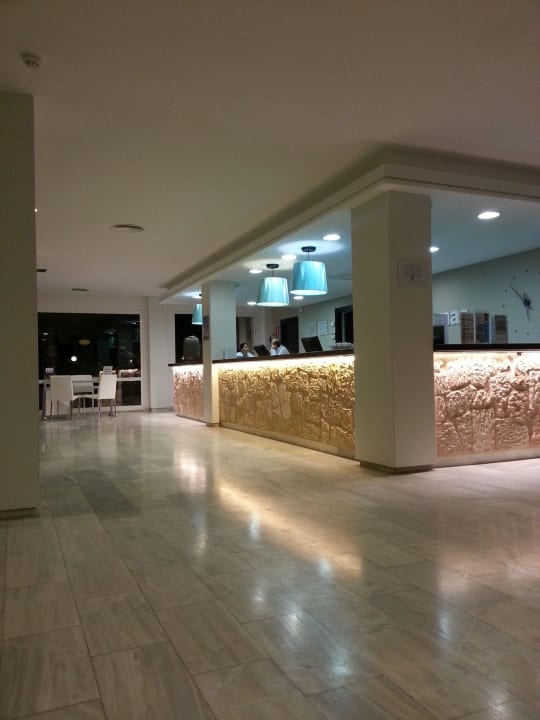 Moderne Lobby FERGUS Style Bahamas