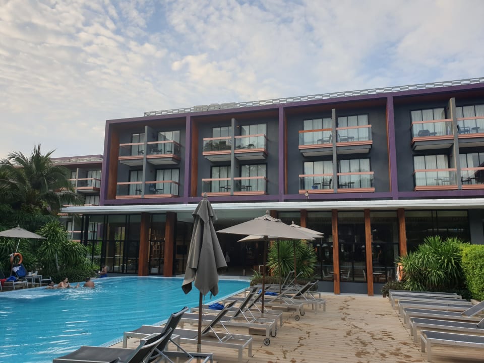 Pool Holiday Inn Express Phuket Patong Beach Central