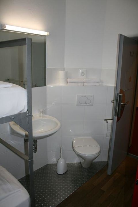 Waschecke im Zimmer Alcatraz Hotel am Japanischen Garten