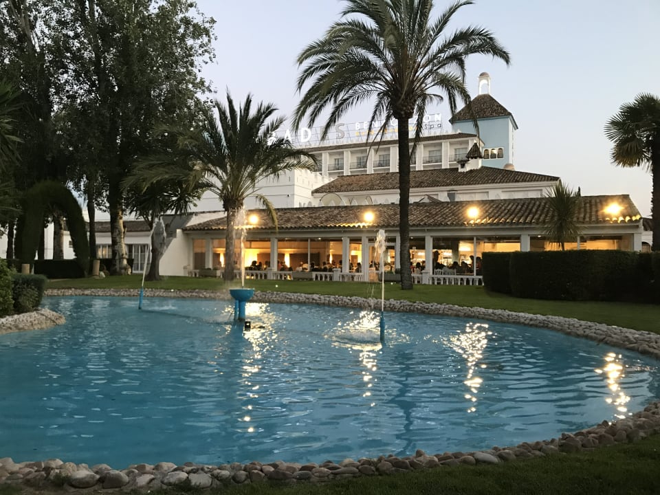 Außenansicht Abades Benacazón Hotel