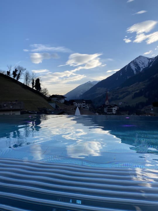 Pool STROBLHOF Active Family SPA Resort