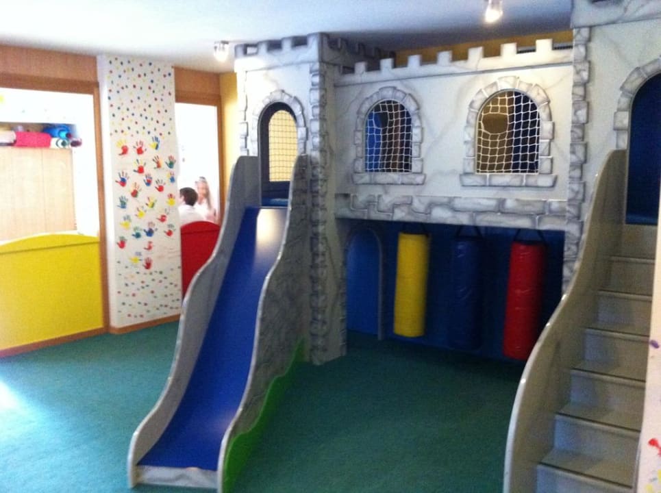 Kletterburg im Spielraum Hotel Biancaneve