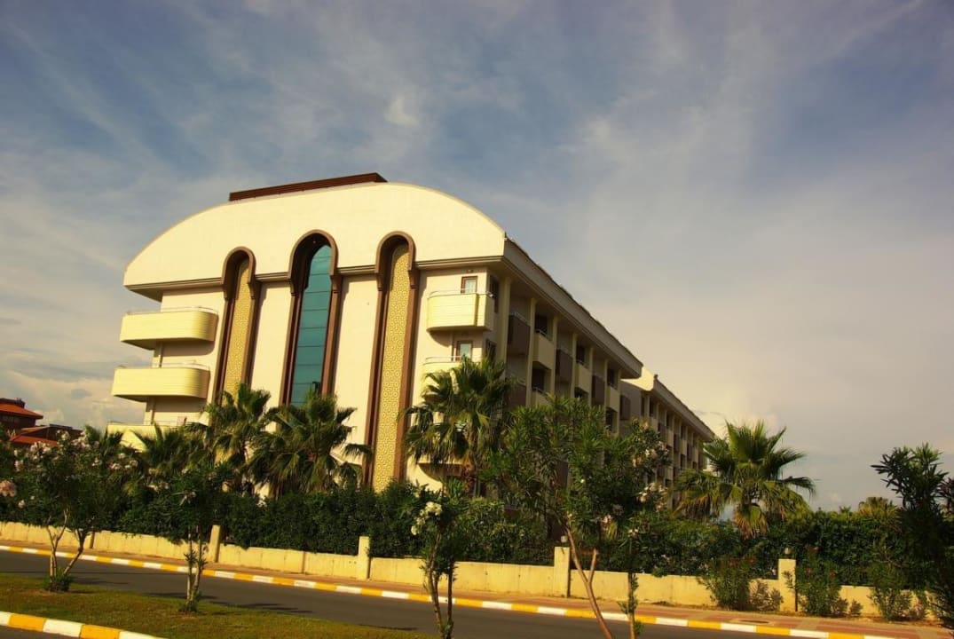 23.-27.5. Frontansicht Hane Family Resort