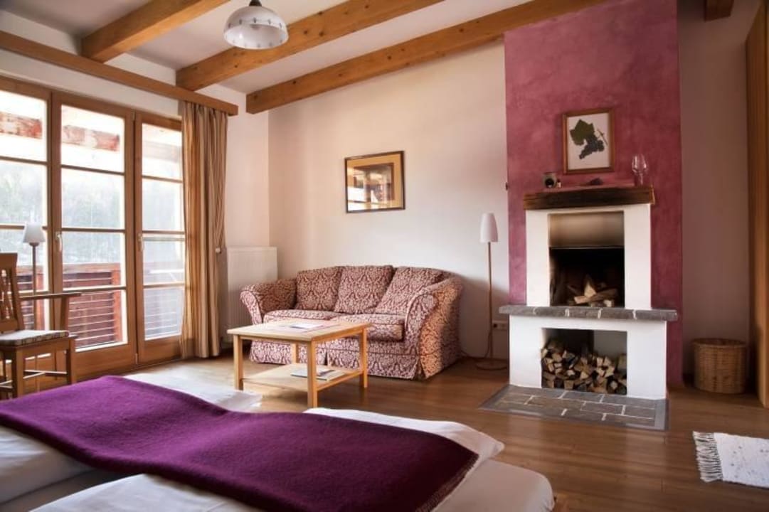 Rotwein-Zimmer Weingut Tauss