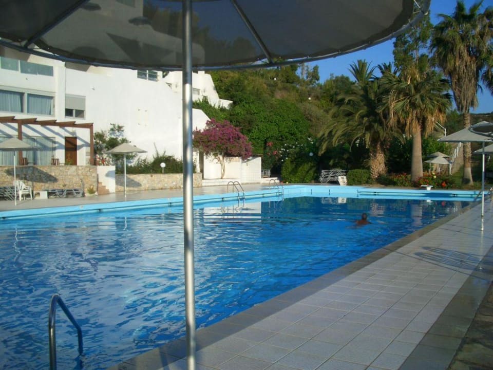 Unser schöner Pool Hotel Istron Bay