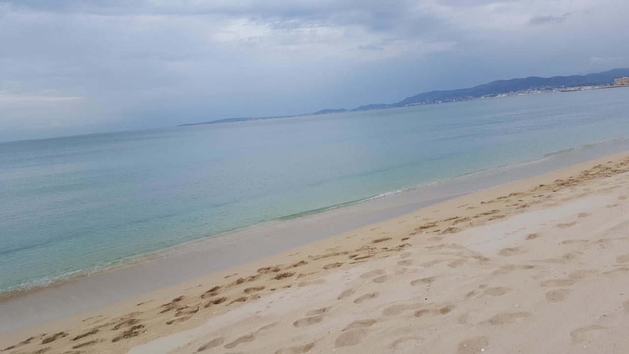 Einladender Sandstrand allsun Hotel Pil-lari Playa