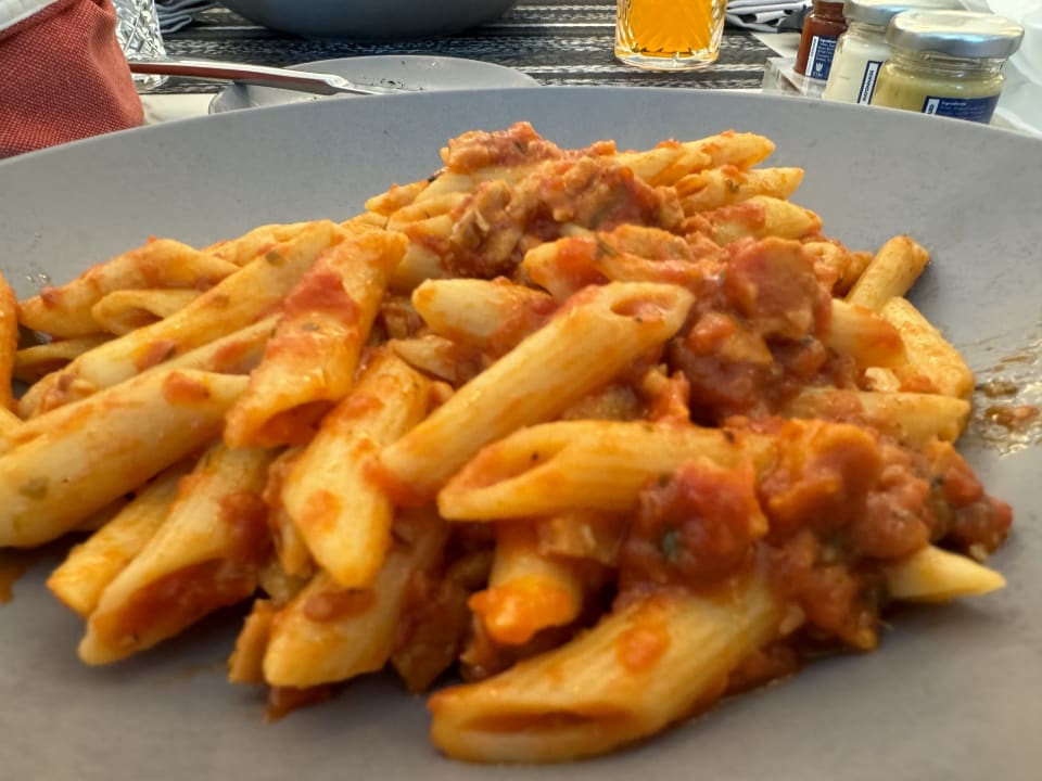 Gastro Rose Rayhaan by Rotana