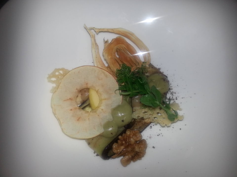 Sehr feines, kredenztes Essen  Familien- & Gartenhotel Theresia