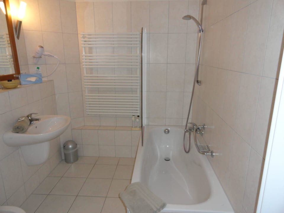 Bad in der Suite Hotel Ampervilla