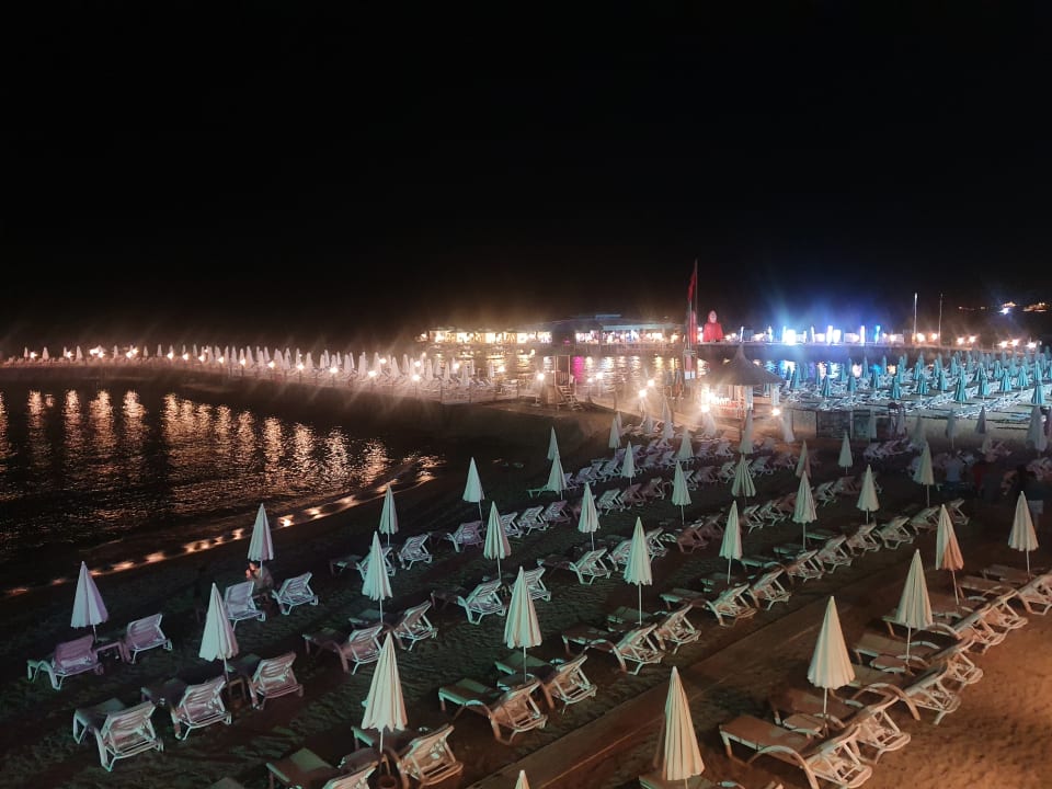 Ausblick Azura Deluxe Resort & Spa Hotel