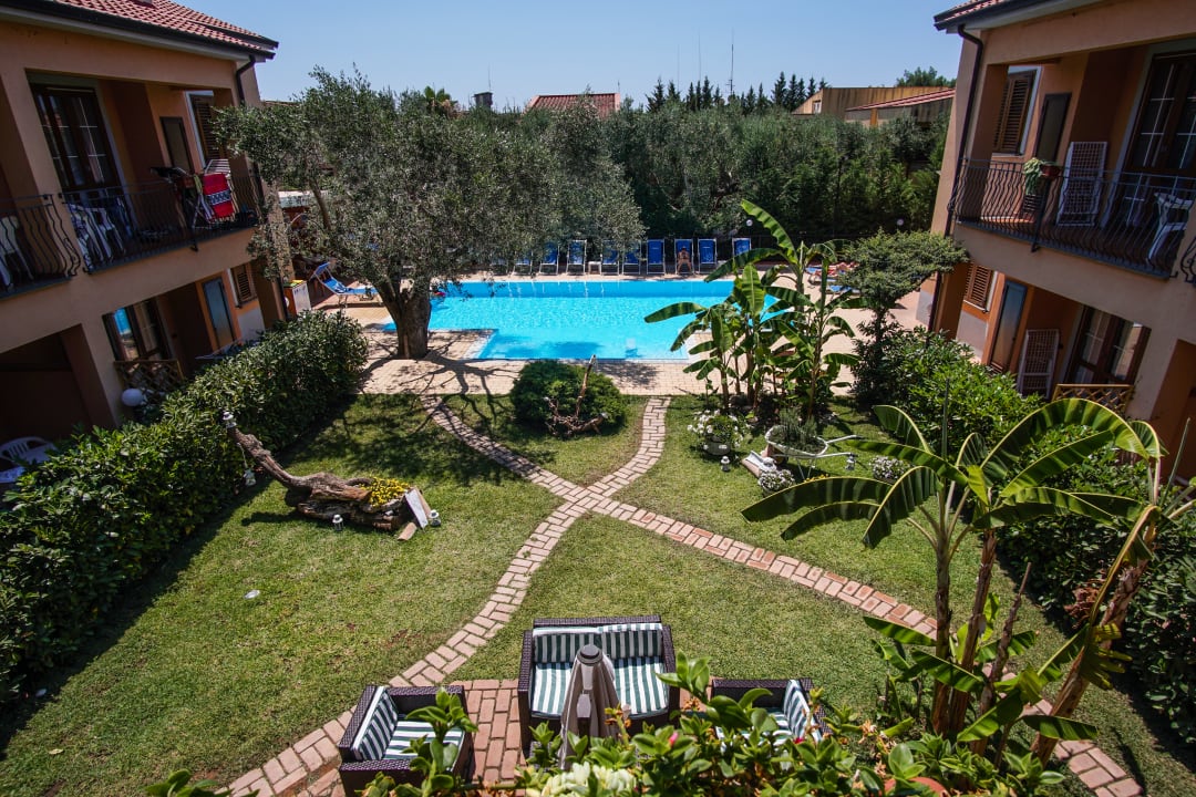 Pool Hotel Residence Villa Andrea
