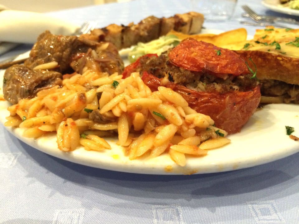 Leckeres griechisches Essen - TOP! Hotel Kalithea Horizon Royal