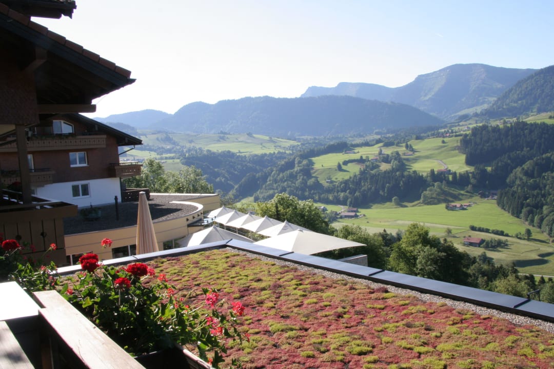 Blick vom Balkon in die Berge Bergkristall - Mein Resort im Allgäu