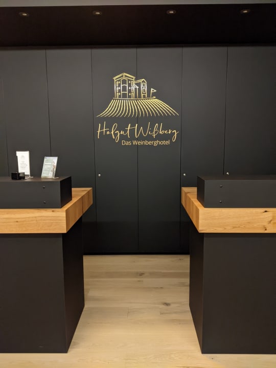 Lobby Hofgut Wißberg - Das Weinberghotel