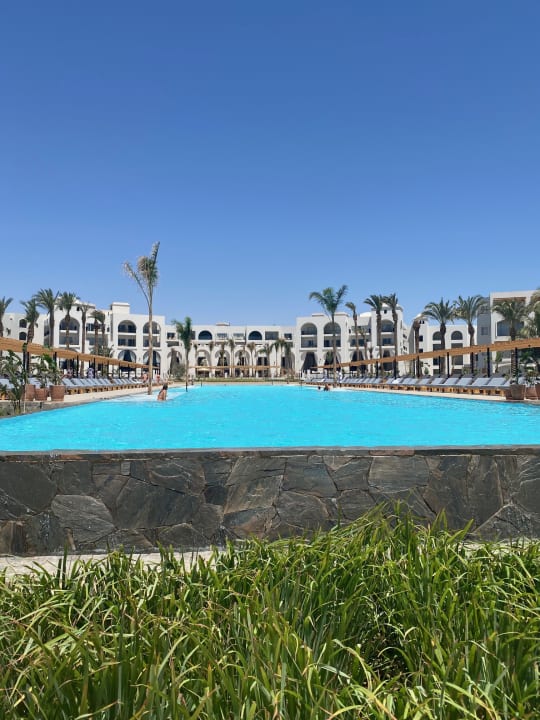 Pool Serry Beach Resort