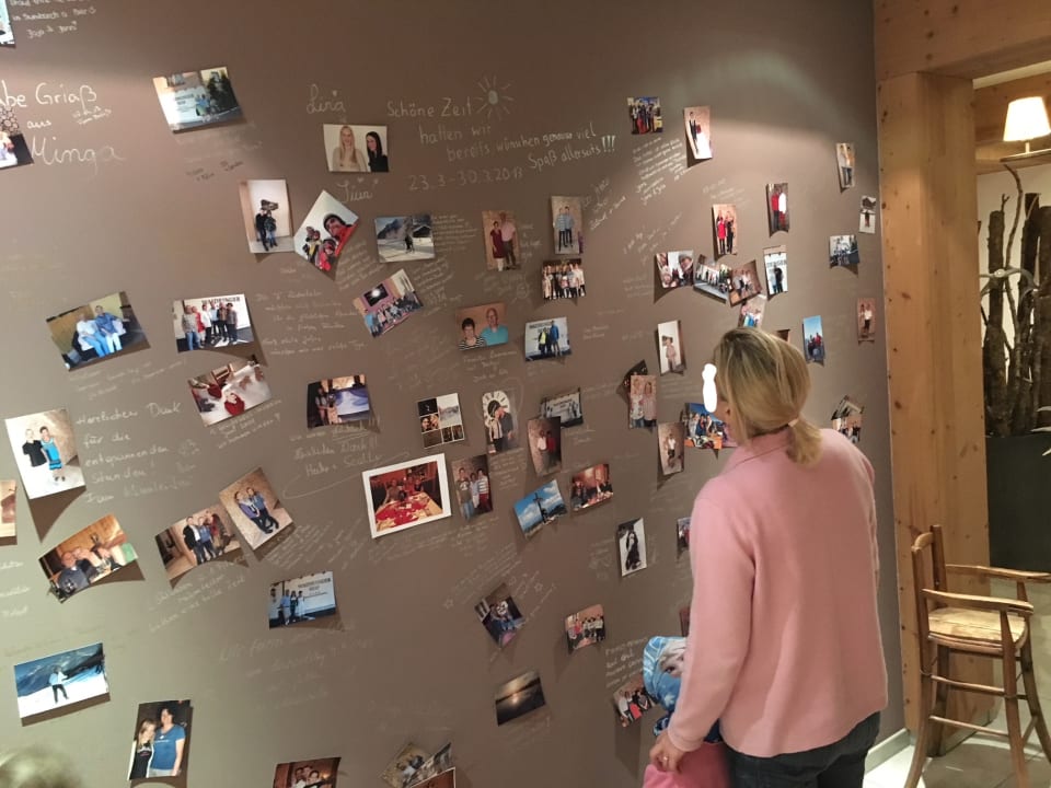 Memowand der glücklichen Gäste Waidringer Hof · 1. Tiroler Glückshotel