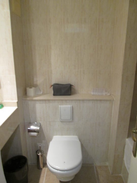 Unser Badezimmer (Low-Cost-Room) Abora Buenaventura by Lopesan Hotels