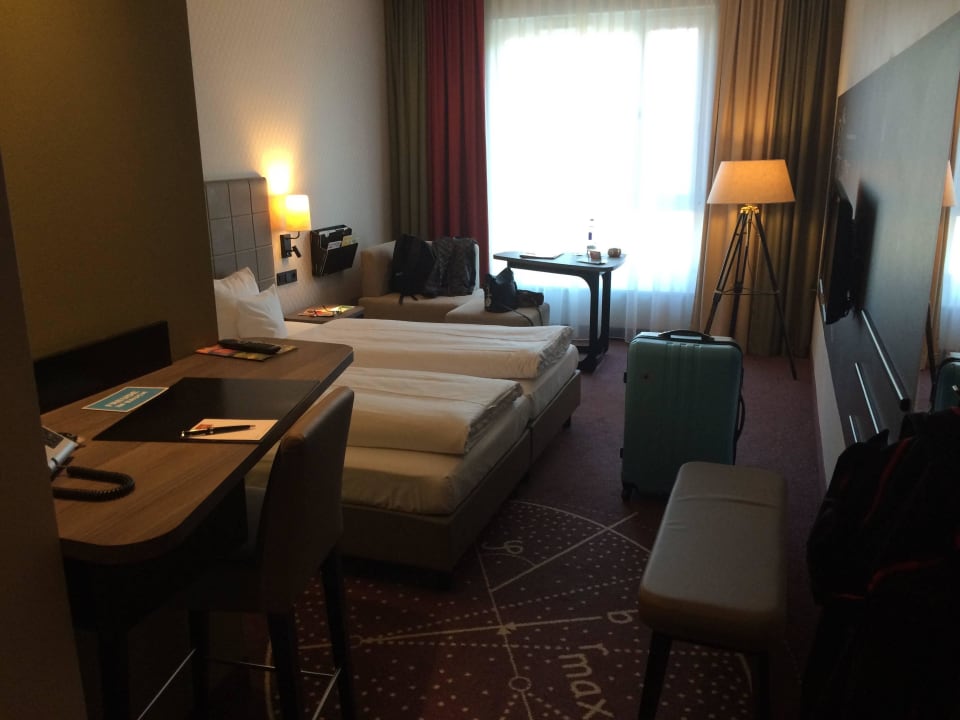 Vom zimmereingang aus fotografiert Steigenberger Parkhotel Braunschweig