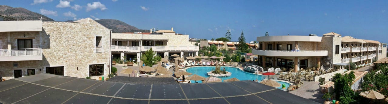 Unserer Ausblick auf den Pool Cactus Royal