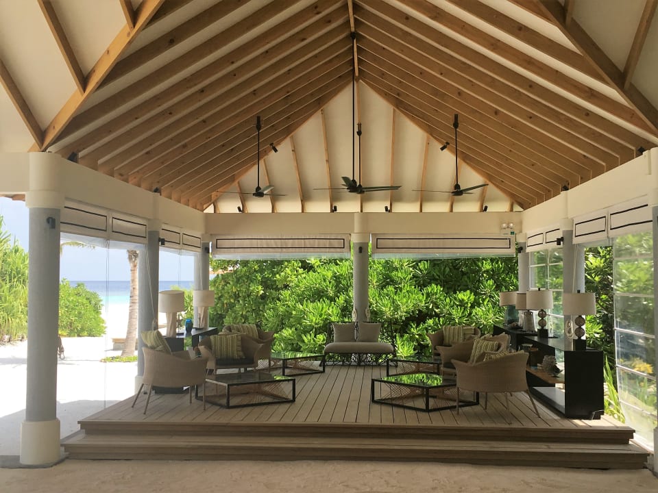 Lobby NH Collection Maldives Havodda Resort