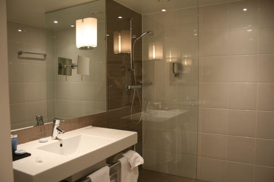 Badizimmer Mövenpick Hotel Amsterdam City Centre