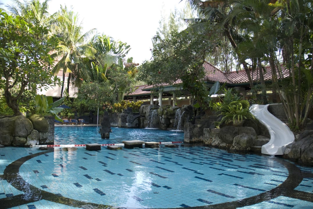 Schöner, sauberer, großer Pool Melia Purosani Yogyakarta