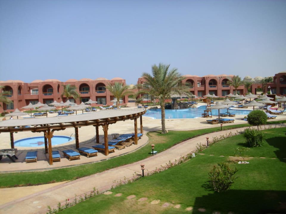 Výhled na bazény Swisstouch Oriental Resort Marsa Alam
