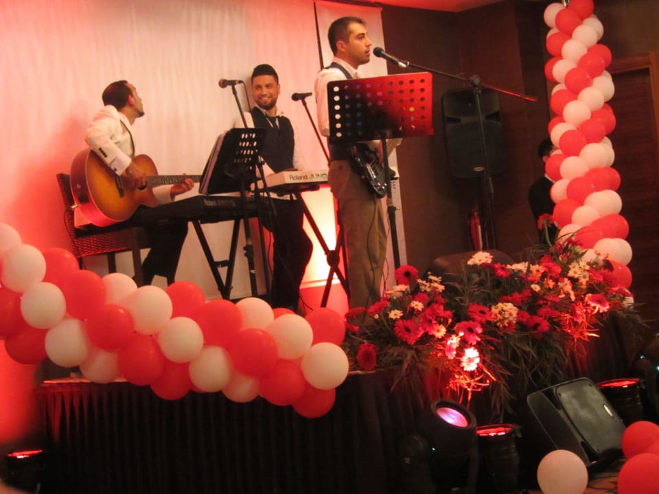 Die live Band Commodore Elite Suites & Spa - Adults only