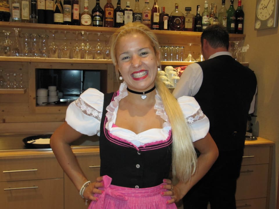 Immer gut gelaunt-Service Sarah Hotel Panorama