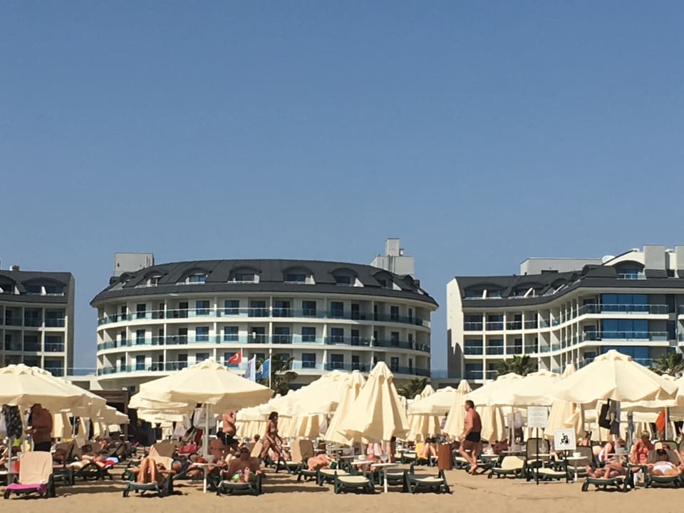 Strand Commodore Elite Suites & Spa - Adults only