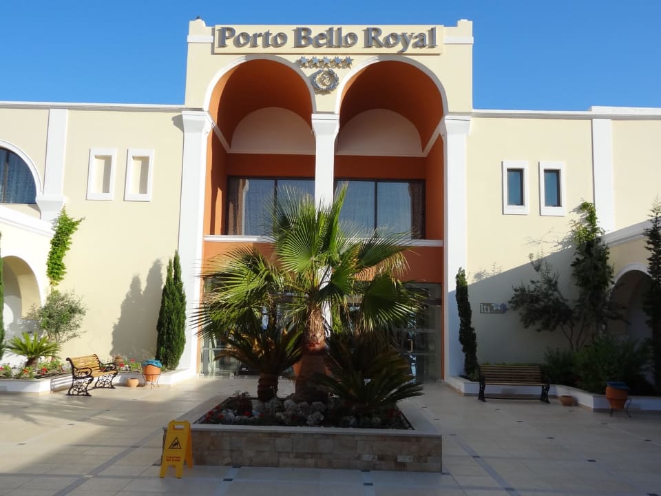 Hotel Eingang Porto Bello Royal