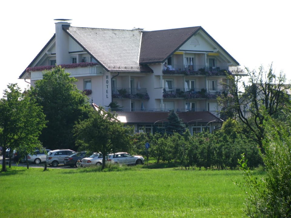 Auf dem Weg zum See Hotel Walserhof