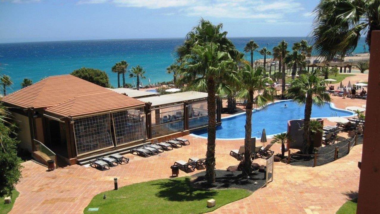 Blick zur Poolbar H10 Tindaya