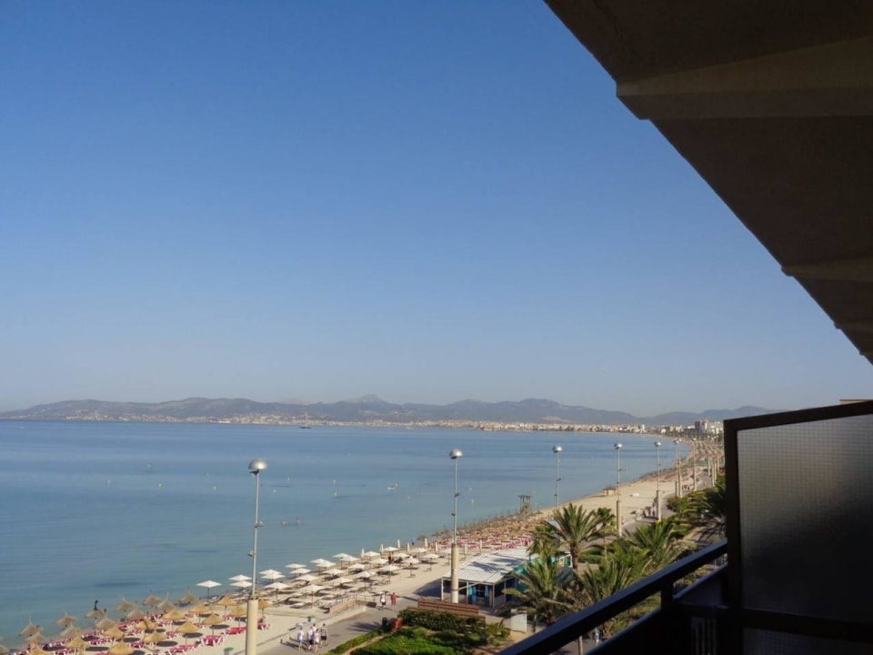 Ausblick auf die Playa AYA Seahotel - Adults only