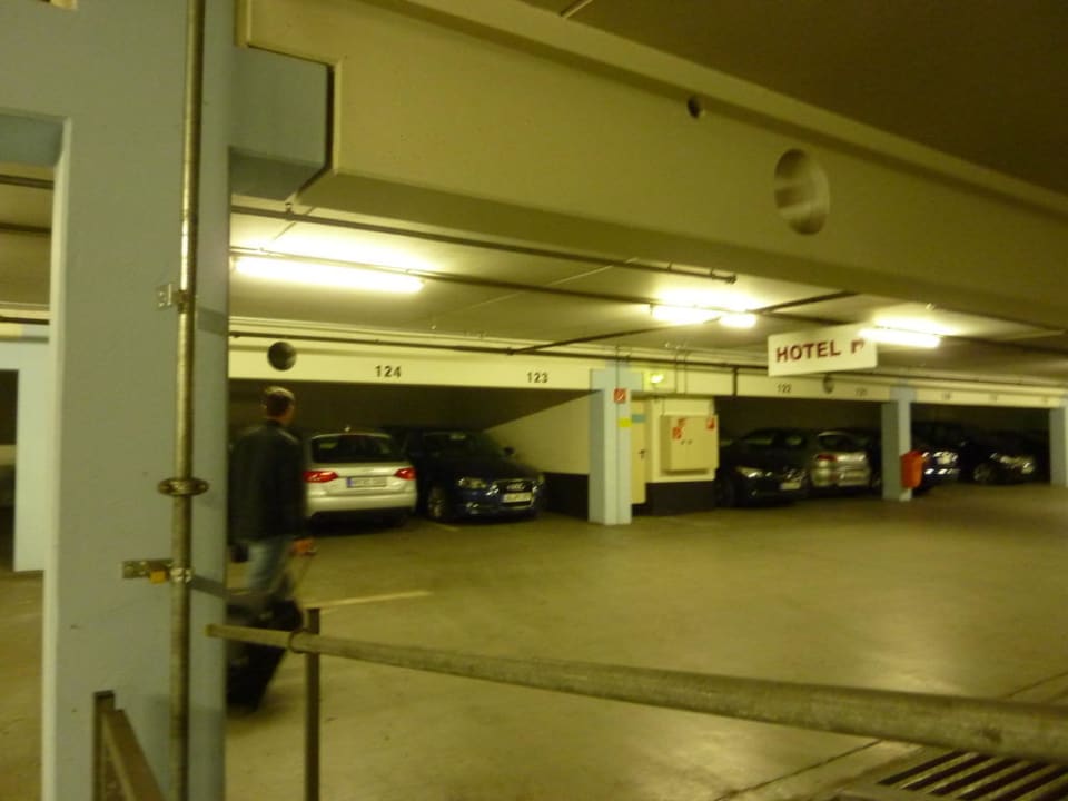 Garage Crowne Plaza ® Hamburg - City Alster