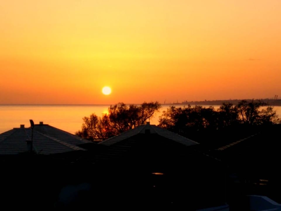 Sonnenaufgang am letzten Urlaubstag Apollonia Beach Resort & Spa