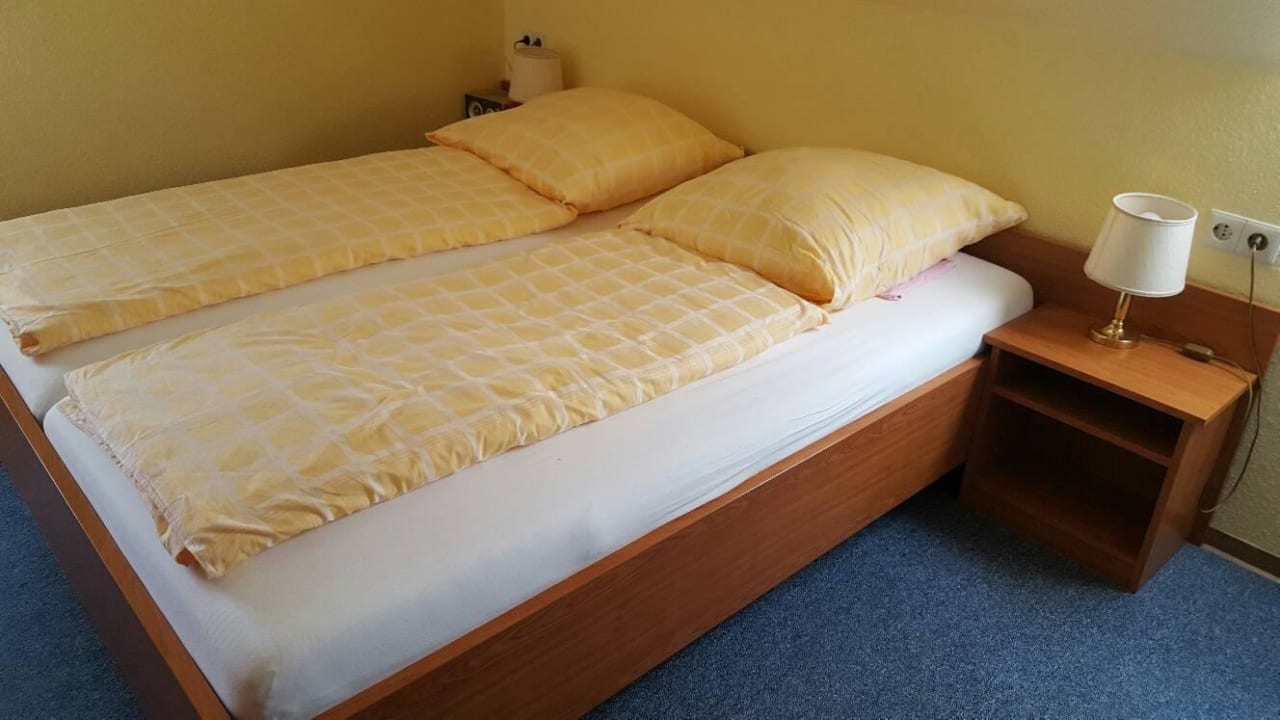 Doppelbett Hotel Pension Holum Garni