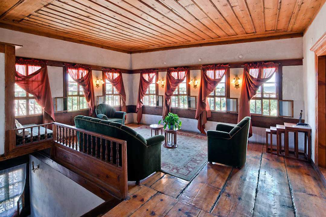 Upper sofa at Hacimemisler mansion Gulevi Safranbolu