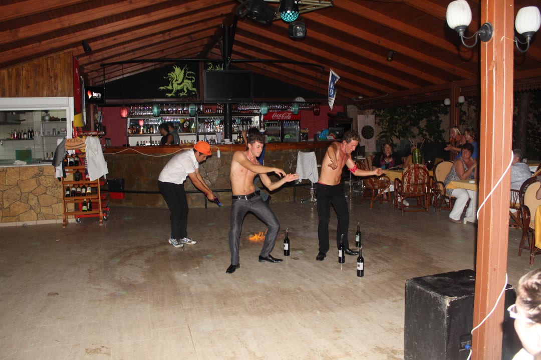 Feuerschlucker Melissa Garden Aparthotel