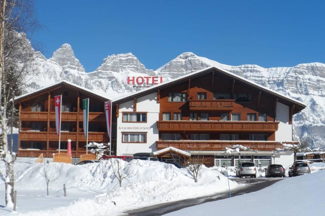 Aussenansicht Winter Sporthotel Knobelboden