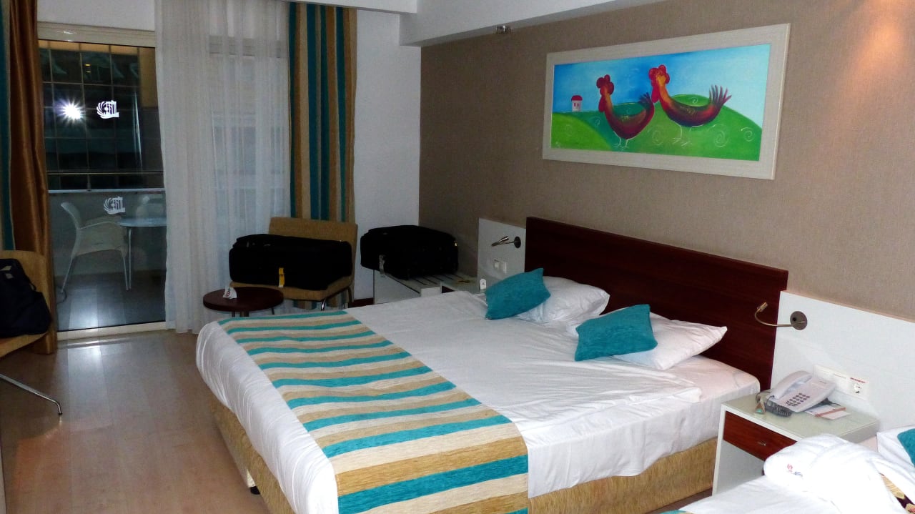 Zimmer hatte ein riesen Balkon Sunis Evren Beach Resort Hotel & Spa